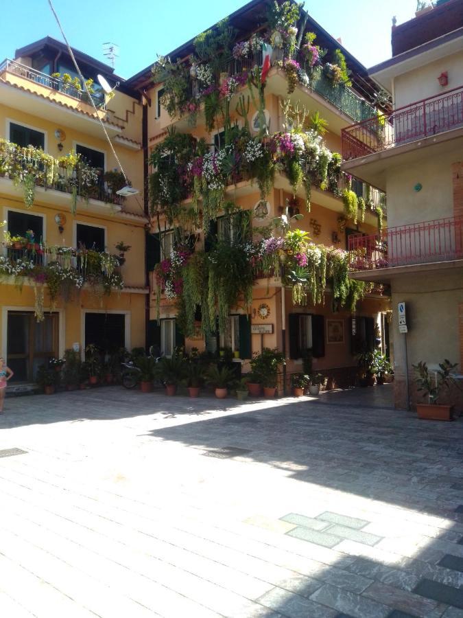 Vacanza Taormina Mare Mazzeo Exterior foto